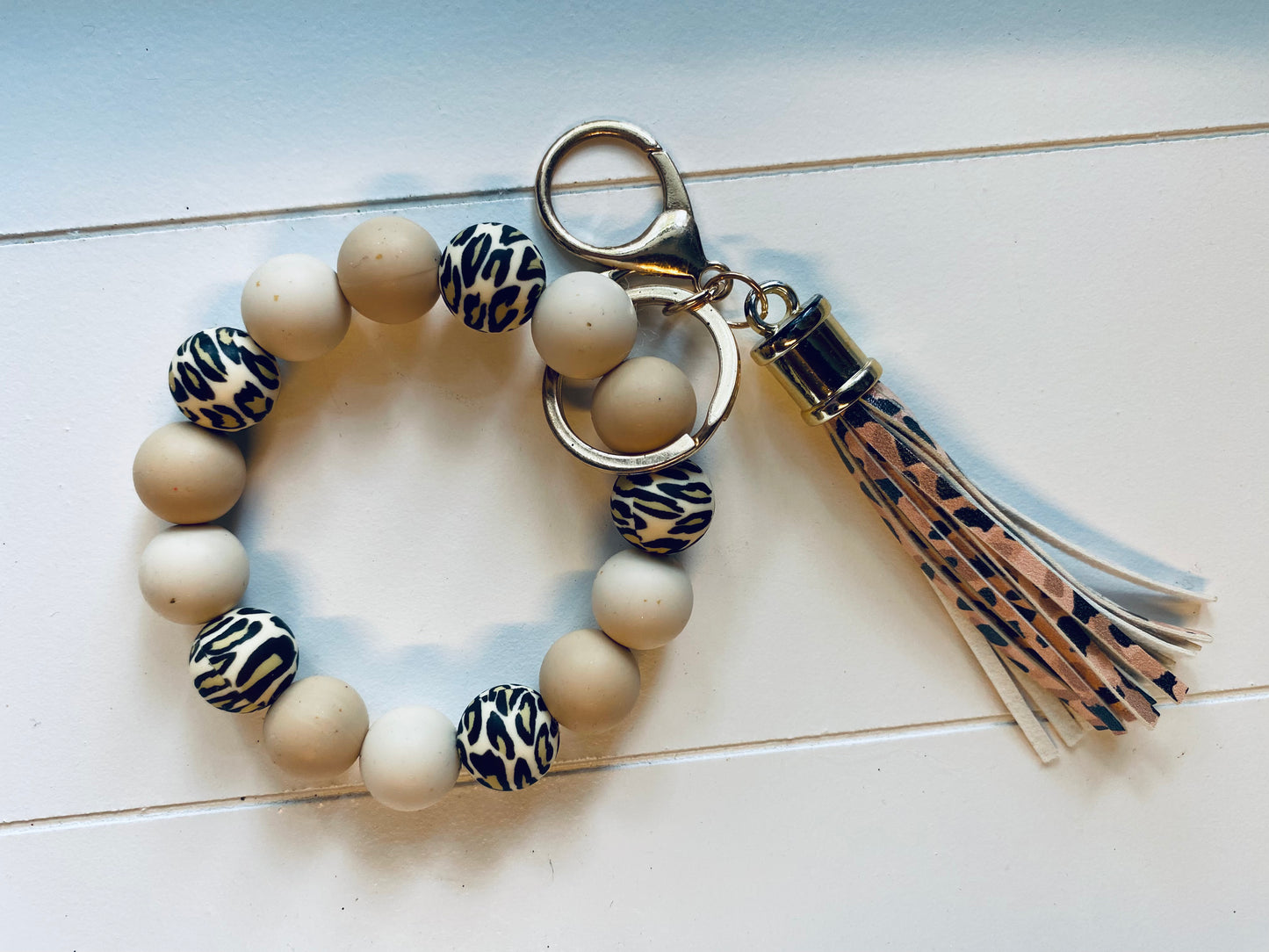 Brown and tan cheetah keychain